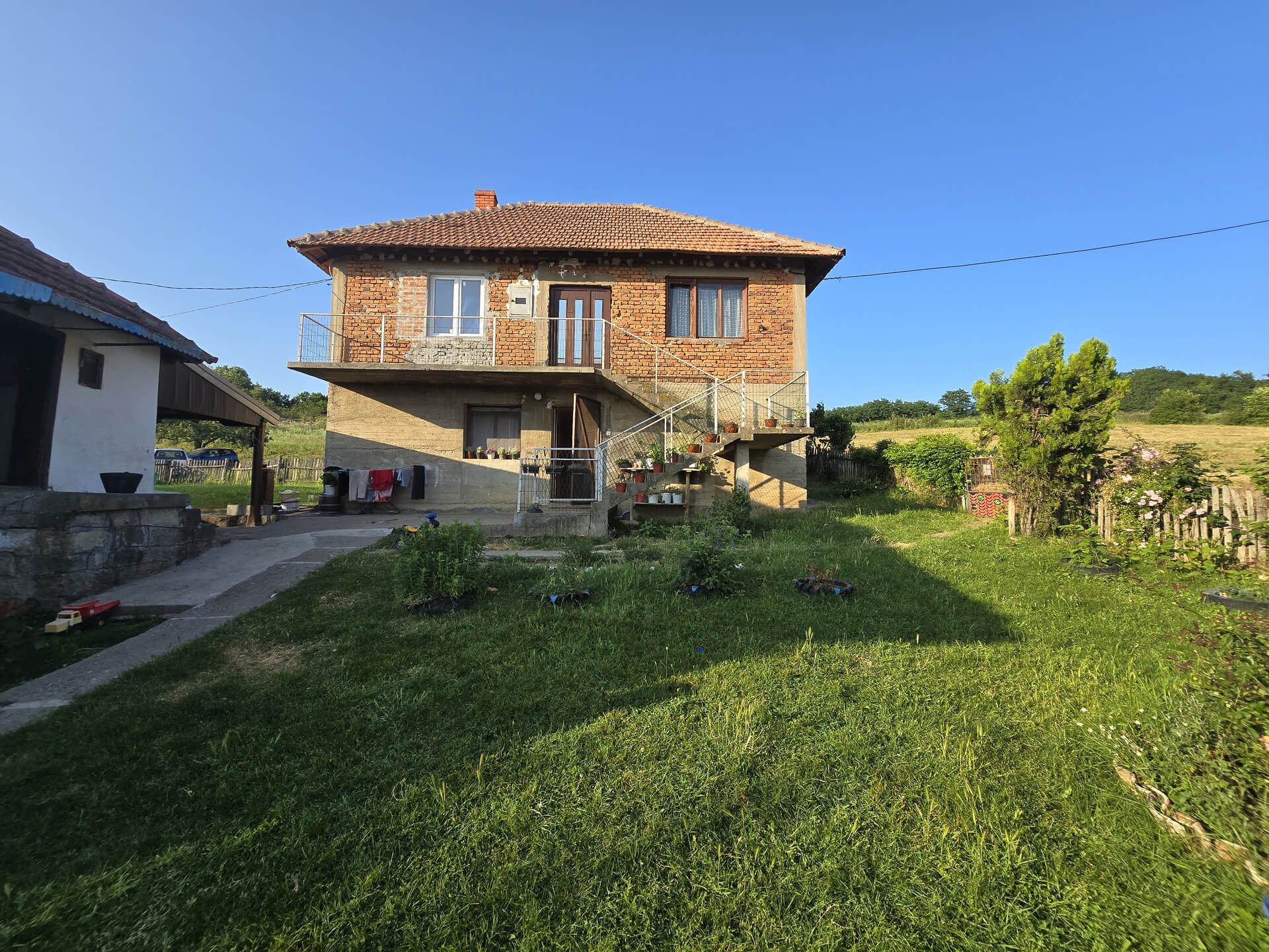Kuća sa dvorištem