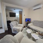 Dnevna soba sa garniturom, klima tv