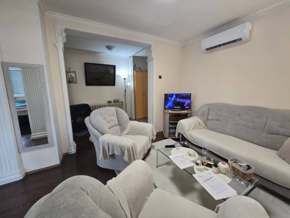 Dnevna soba sa garniturom, klima tv