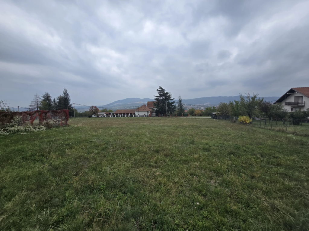 Plac u Aranđelovcu sa odličnim pogledom