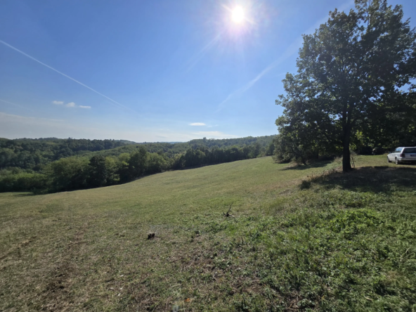 Stare kamene kuće, srušene kuće sa zemljištem