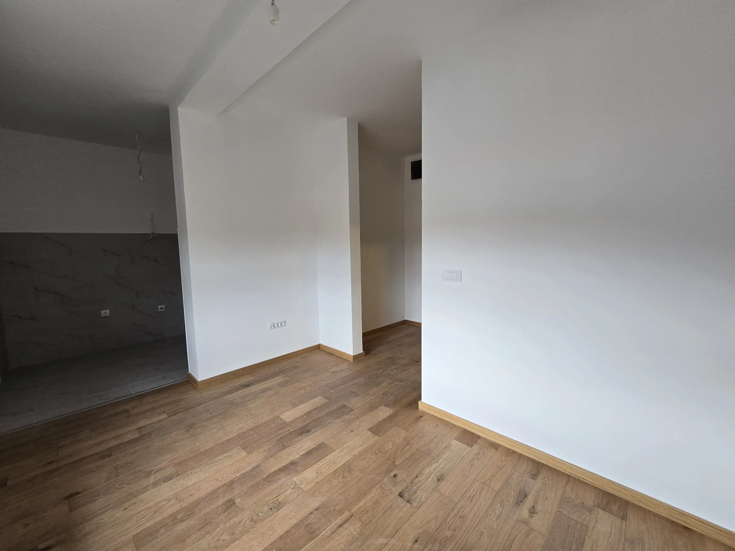 Nova neuseljavana garsonjera, klima, norveški radijator