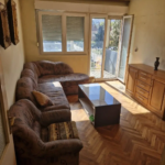 Dvoiposoban stan u Bangladešu, dnevna soba sa izlazom na terasu