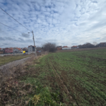 Građevinsko zemljište na lepoj lokaciji, u blizini asfaltnog puta