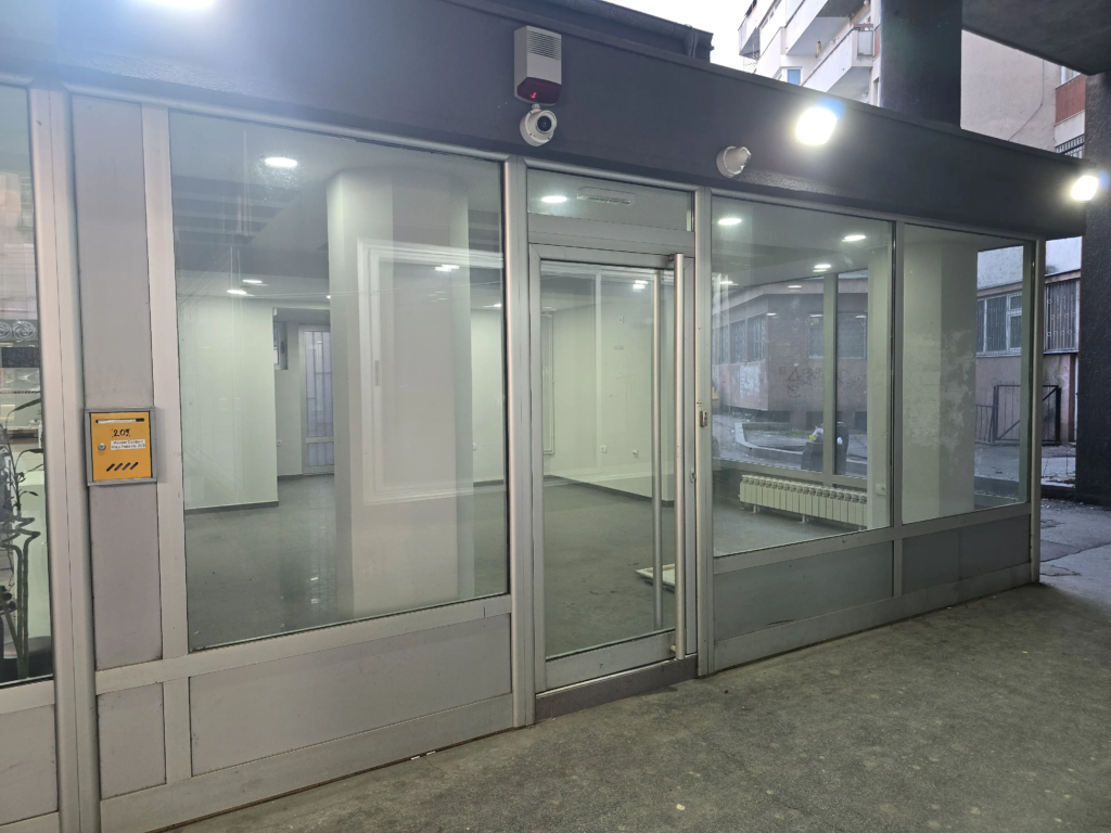 Lokal u centru Mladenovca u blizini suda, ukupne površine 90m2